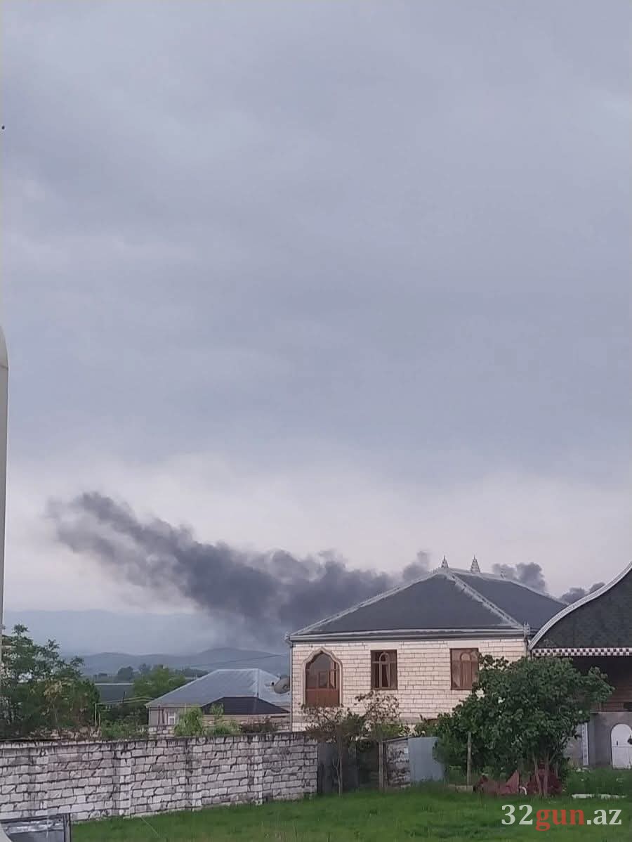 Qazaxda göy üzü qara tüstüyə büründü- Zavod rayonda ekologiyanı korlayır / FOTO