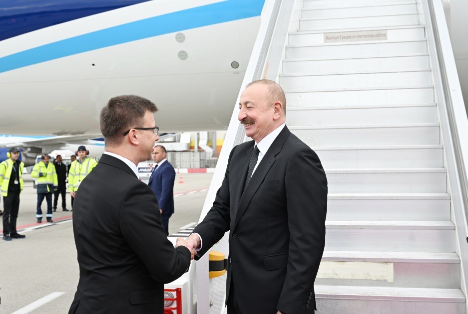 Prezident Macarıstana getdi -FOTOLAR