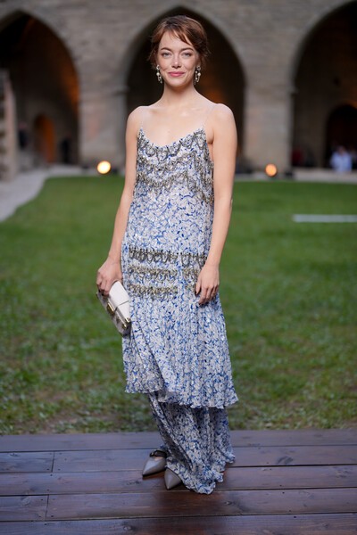 Emma Stoun "Louis Vuitton" nümayişinə cəlbedici obrazda qatıldı