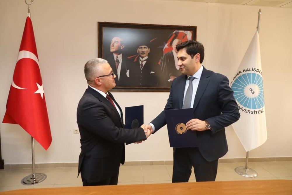 BAAU və Komrat Dövlət Universiteti arasında Əməkdaşlıq Memorandumu imzalanıb+ FOTO