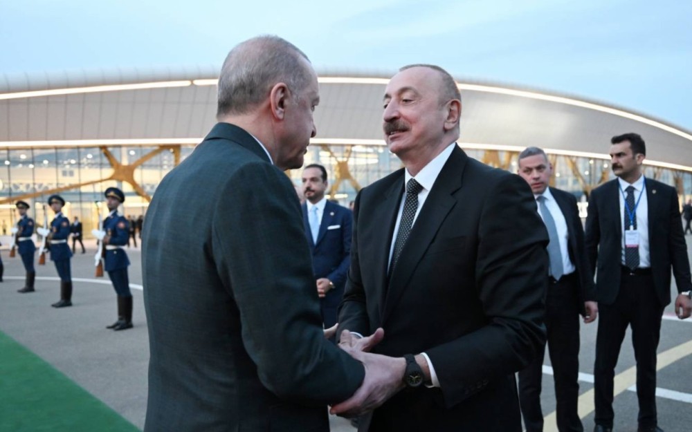 İlham Əliyev Ərdoğanı yola saldı - FOTOLAR