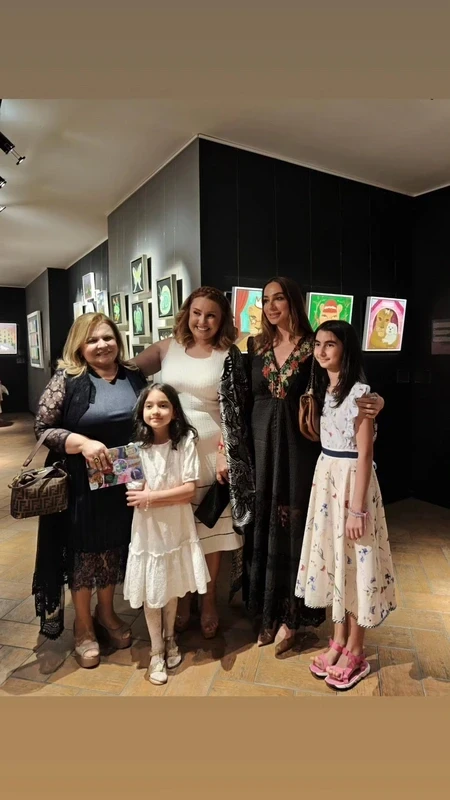 Arzu Əliyeva rəsm qalereyasında - FOTOLAR