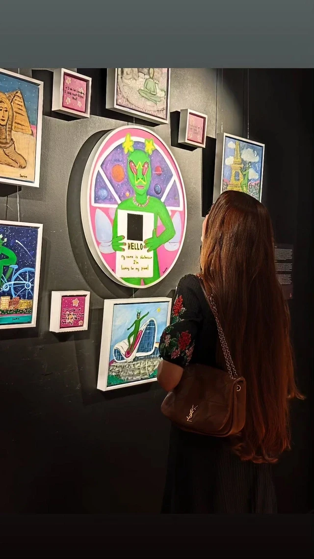 Arzu Əliyeva rəsm qalereyasında - FOTOLAR