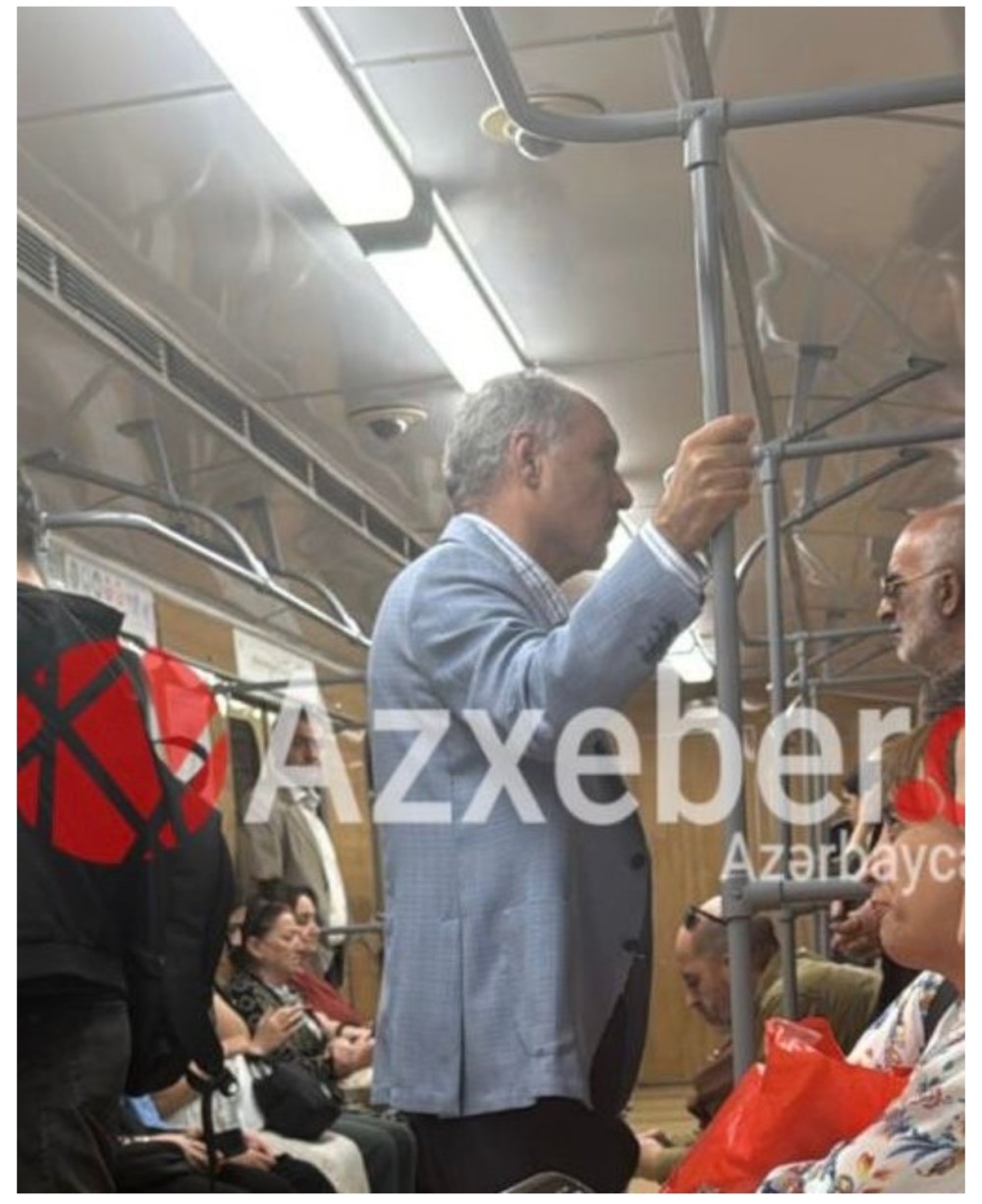 Xanlar Vəliyev metroda görüntüləndi -FOTO