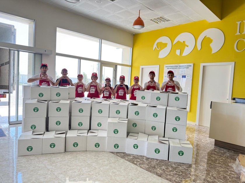 Leyla Əliyevanın təşəbbüsü ilə Yevlaxda ailələrə qurban payları çatdırıldı -FOTOLAR