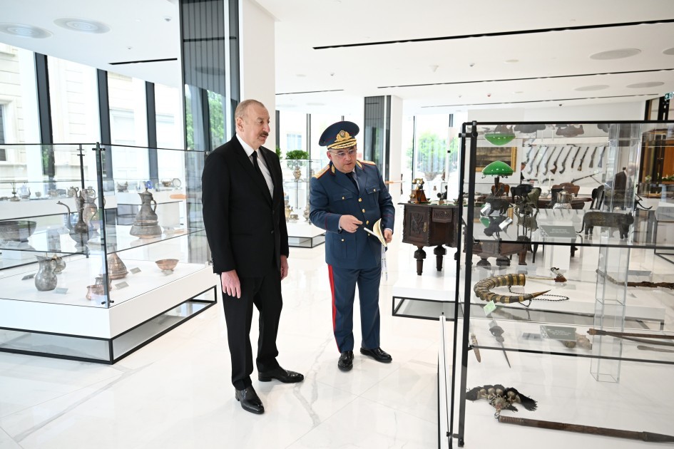 İlham Əliyev Gömrük Komitəsinin yeni binasının açılışını etdi - FOTOLAR