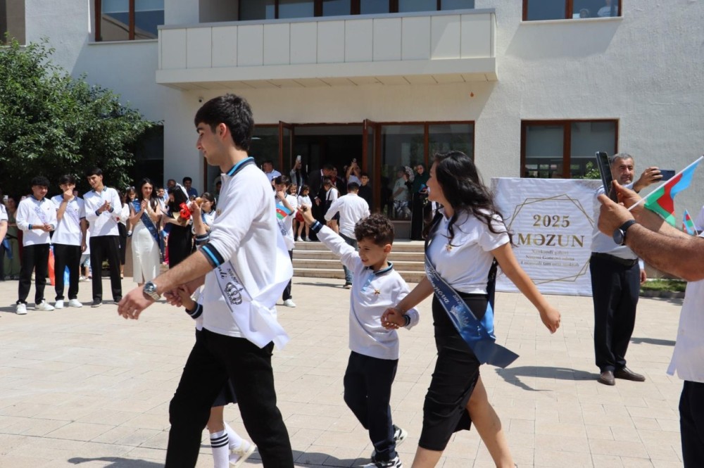 Xankəndidə 37 il əvvəl məzun olanlar üçün "Son zəng" -FOTOLAR