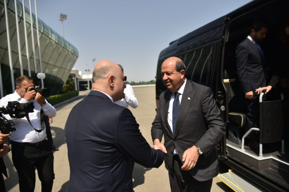 Ersin Tatar Azərbaycana gəldi -  Ersin Tatar Azərbaycana gəldi - FOTOLARFOTOLAR