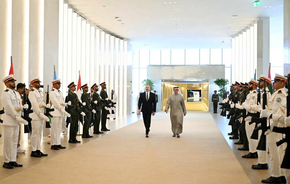 İlham Əliyev BƏƏ-yə səfər etdi -FOTOLAR