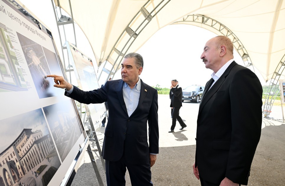 Liderlər Füzuli şəhərinin dağıdılmış yerlərinə baxıblar - FOTOLAR