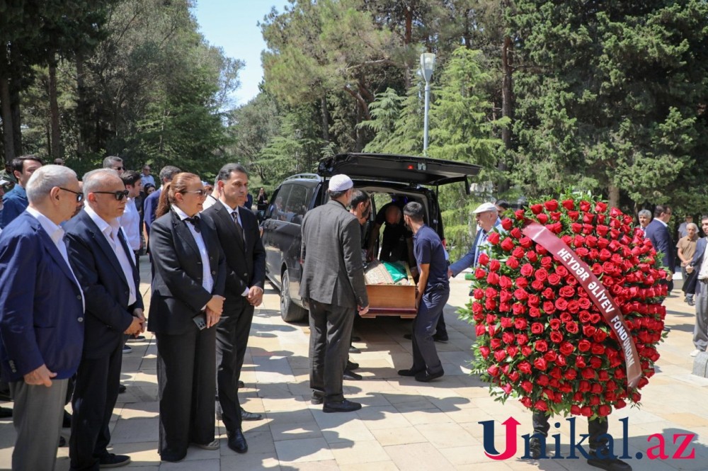 Elçin Əfəndiyev dəfn edildi -FOTOLAR