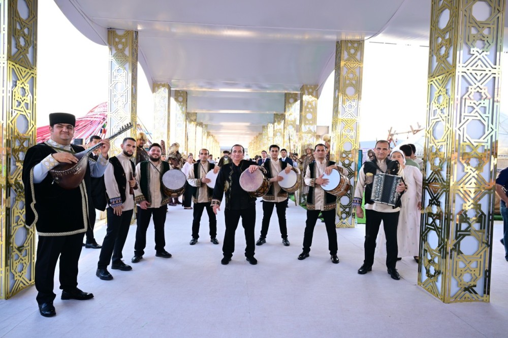 Azərbaycanın milli irsi Türkmənistanda böyük maraqla qarşılandı -FOTOLAR