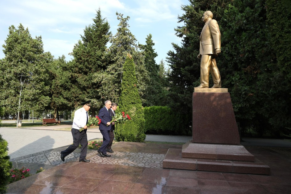 Baş prokuror Qəbələdə vətəndaşların müraciətlərini dinləyib -FOTOLAR