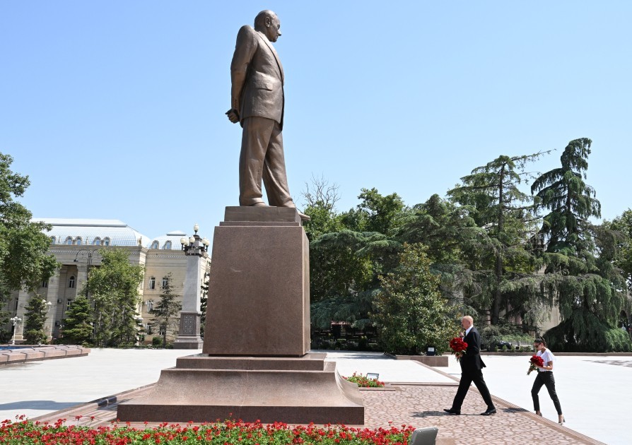 Prezident və birinci xanım Gəncə şəhərində olublar- FOTOLAR (YENİLƏNİB)