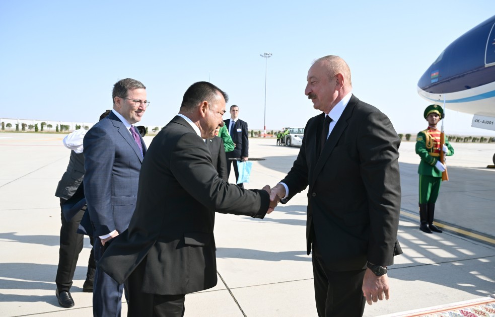 İlham Əliyev Türkmənistana getdi -FOTOLAR