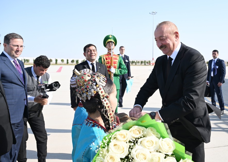 İlham Əliyev Türkmənistana getdi -FOTOLAR