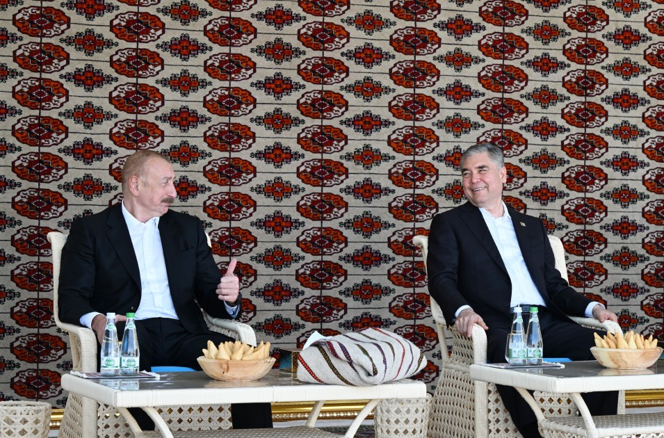 İlham Əliyevə “Axaltəkə” atı hədiyyə edildi- VİDEO+FOTOLAR