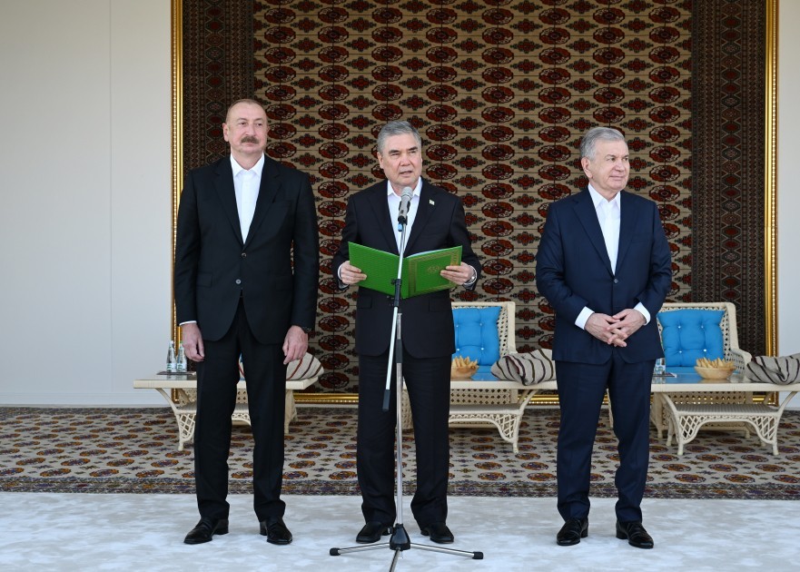 İlham Əliyevə “Axaltəkə” atı hədiyyə edildi- VİDEO+FOTOLAR