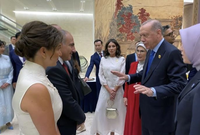 İlham Əliyev və Paşinyan ilk dəfə xanımları ilə bir araya gəldilər -FOTOLAR