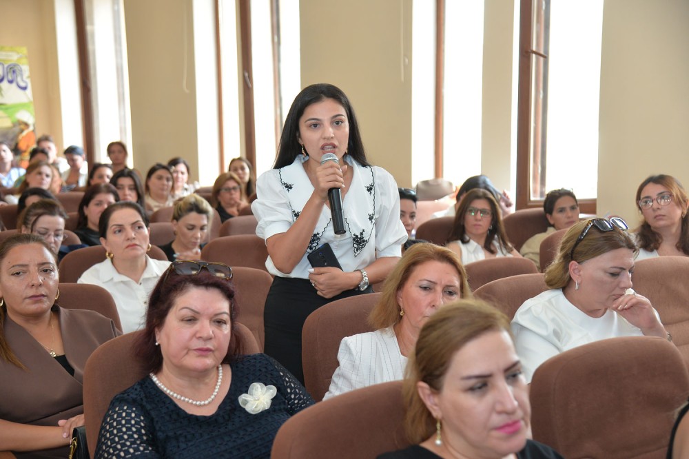 Sentyabr konfransı çərçivəsində müzakirələr davam edib