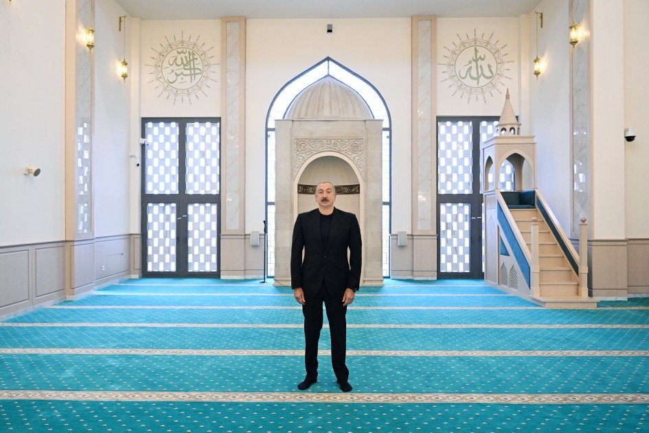 Dövlət başçısı Hadrut qəsəbəsində məscidin açılışını etdi -FOTOLAR