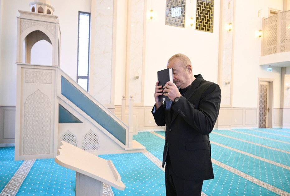 Dövlət başçısı Hadrut qəsəbəsində məscidin açılışını etdi -FOTOLAR