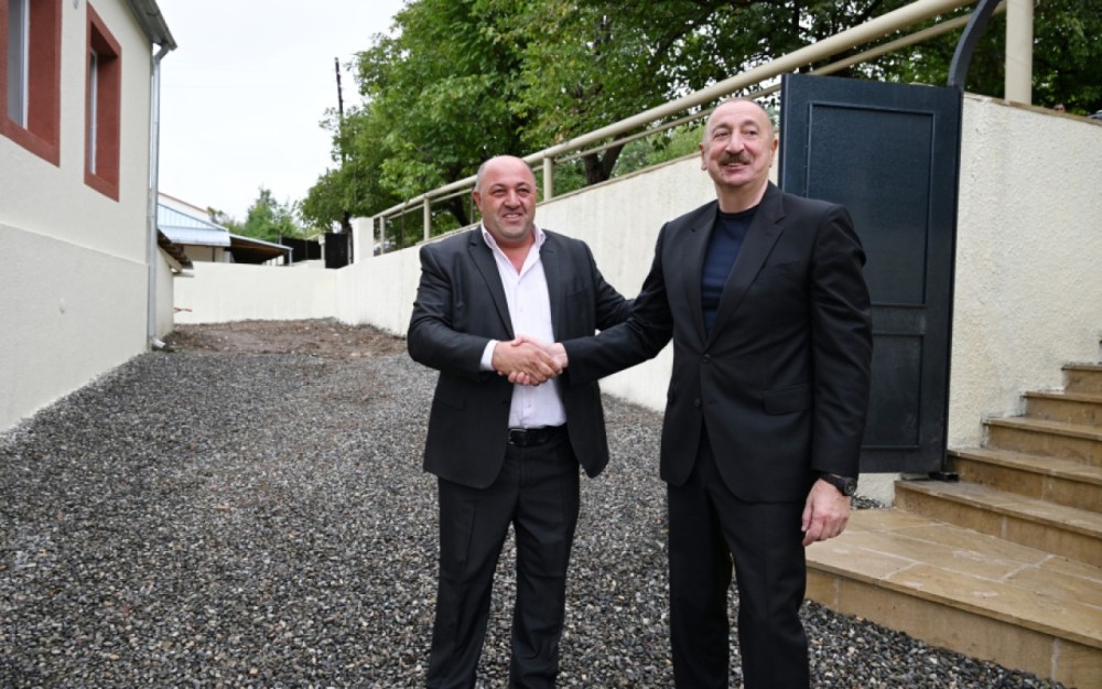 İlham Əliyev Qırmızı Bazarda -FOTOLAR