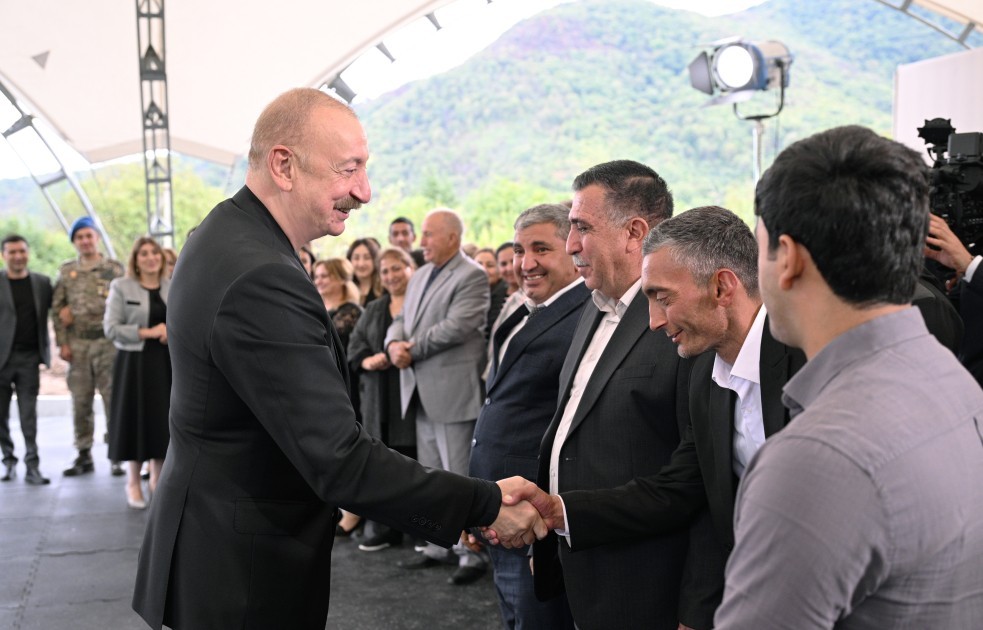 Prezident 4 kəndin sakinləri ilə görüşdü +FOTOLAR (YENİLƏNİB)