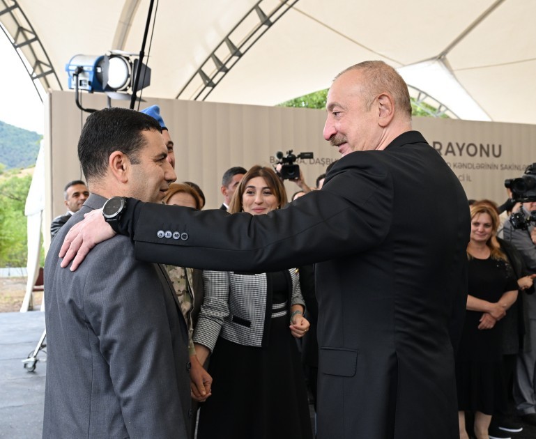 Prezident 4 kəndin sakinləri ilə görüşdü +FOTOLAR (YENİLƏNİB)