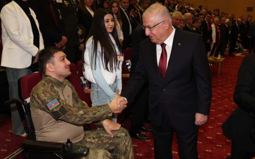 Yaşar Gülər azərbaycanlı qazilərlə görüşdü +FOTOLAR