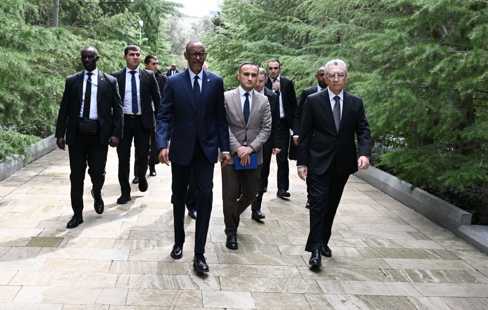 Ruanda prezidenti Fəxri və Şəhidlər xiyabanlarını ziyarət edib -FOTOLAR (YENİLƏNİB)