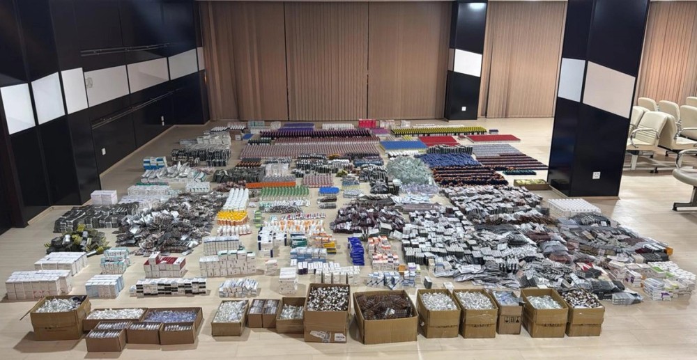 Türkiyədən ərzaq gətirən yük maşınında külli miqdarda dərman aşkarlandı -FOTOLAR