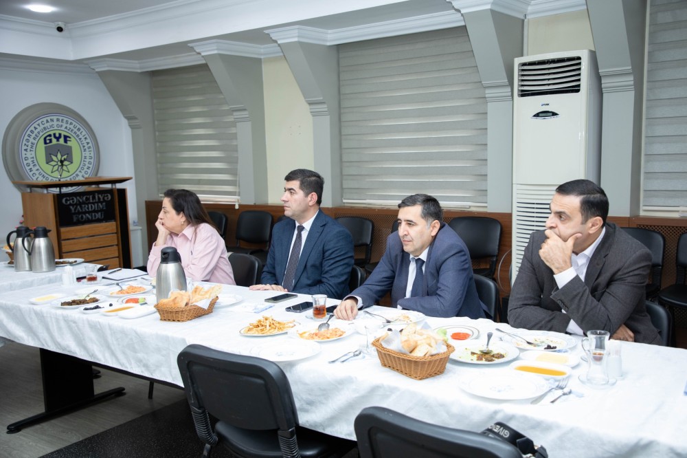 Gəncliyə Yardım Fondunda Milli Mətbuatın 150 illiyi Münasibəti İlə Görüş Keçirilib