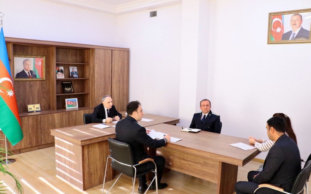 Baş prokuror Səbail rayonunda vətəndaşları qəbul etdi