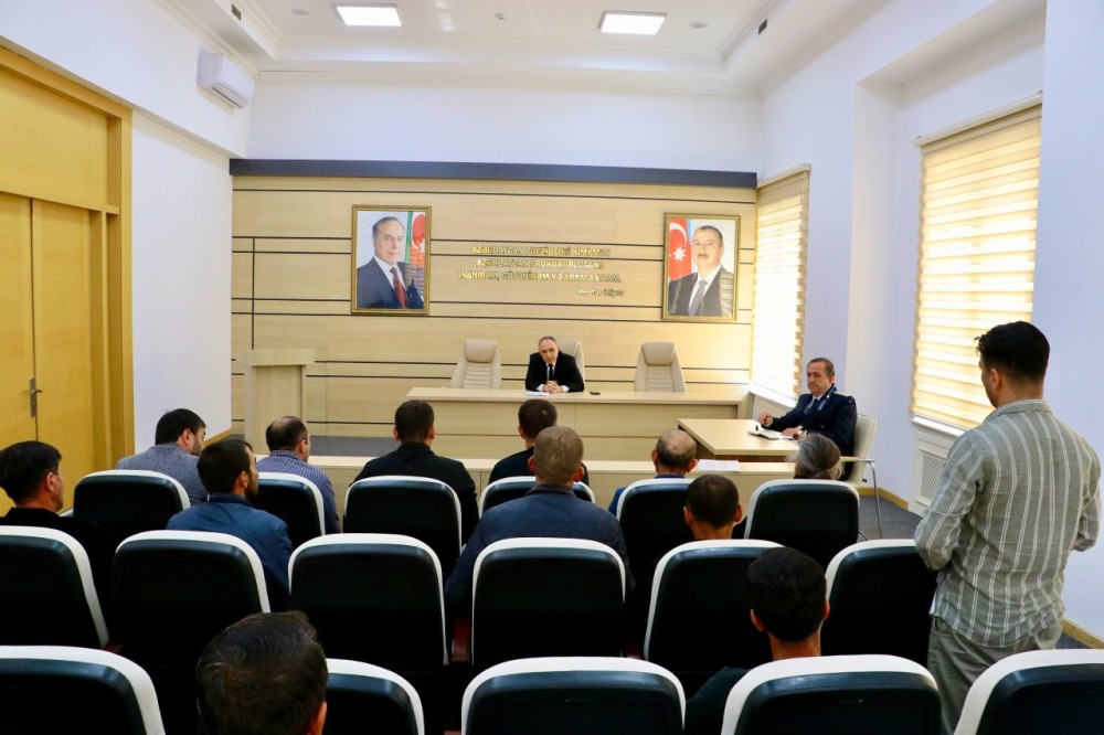 Baş prokuror Səbail rayonunda vətəndaşları qəbul etdi