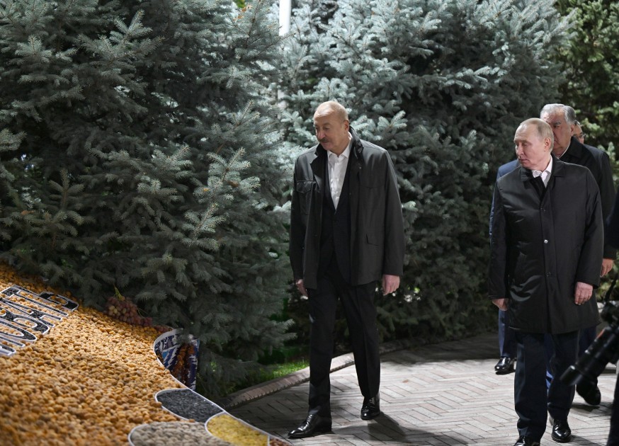 İlham Əliyev dövlət başçılarının qeyri-rəsmişam yeməyində - FOTOLAR (VİDEO)