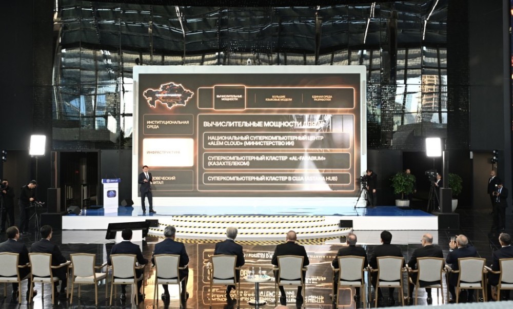 Prezidentlər “Alem.ai” Beynəlxalq Süni İntellekt Mərkəzində olublar - FOTOLAR