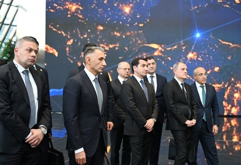 Prezidentlər “Alem.ai” Beynəlxalq Süni İntellekt Mərkəzində olublar - FOTOLAR