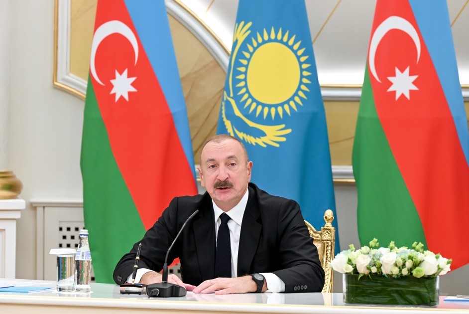 Prezidentlər mətbuata bəyanatlarla çıxış ediblər -FOTOLAR (YENİLƏNİB)