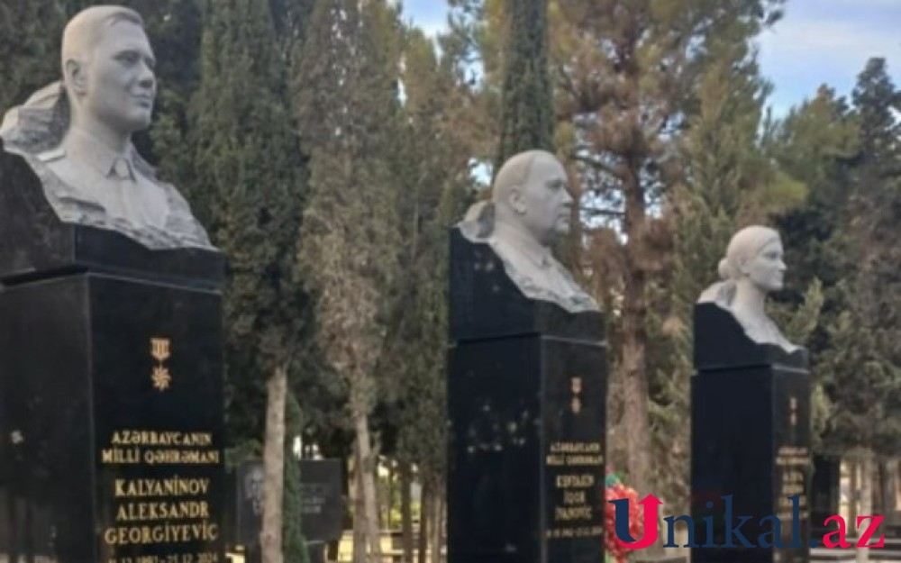 Qəzaya uğrayan AZAL təyyarəsinin ekipaj üzvlərininbüstü qoyuldu - FOTO