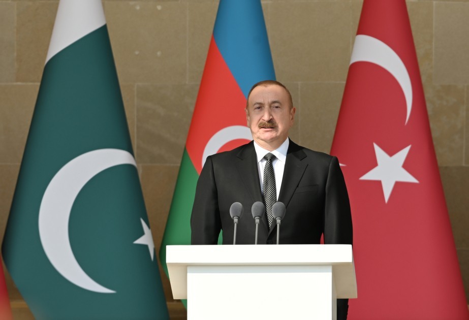 Bakıda hərbi parad başa çatdı -YENİLƏNİB (FOTOLAR)