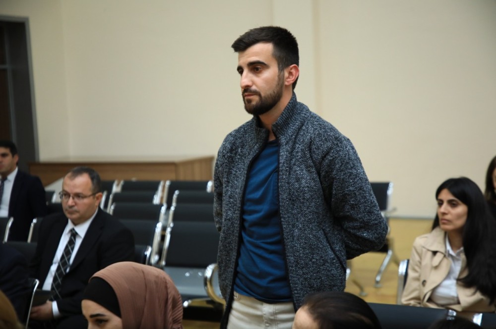 Niyazi Bayramov 10 nömrəli tam orta məktəbdə vətəndaşlarla görüşüb -FOTOLAR