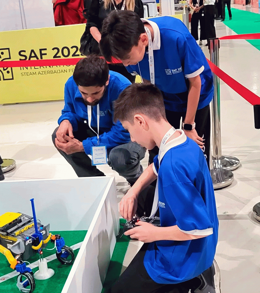 Paytaxt məktəbliləri SAF 2025-də