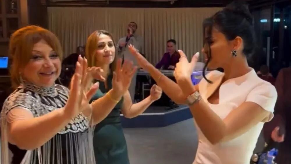 Razinin keçmiş qaynanası ilə rəqsi gündəm oldu - FOTO