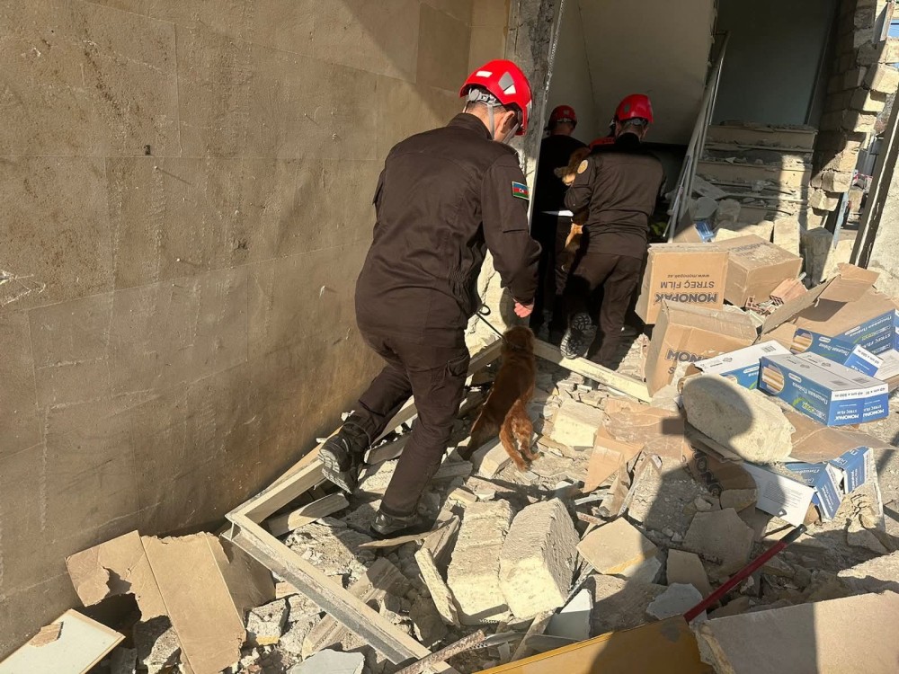 Bakıdakı partlayış bu plazada baş verib - YENİLƏNİB