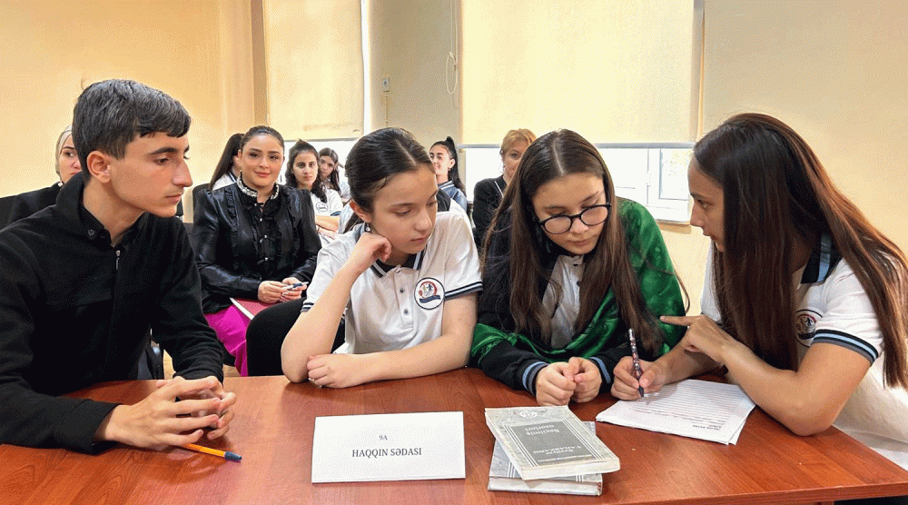 Paytaxt məktəblərində böyük ədibin yubileyi qeyd olunub