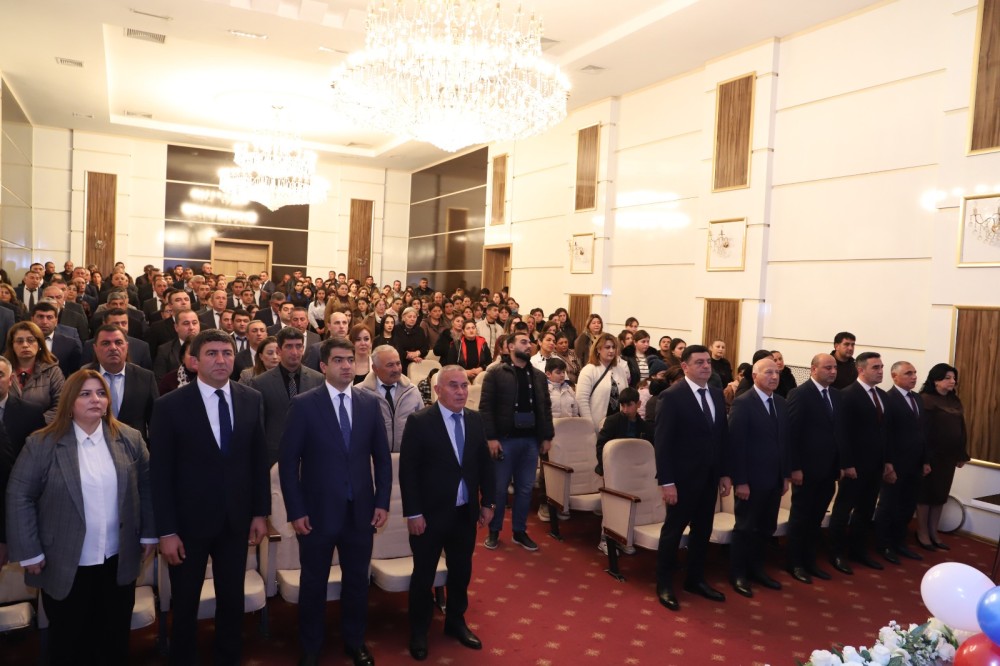 Beynəlxalq Əlillər Günündə Ağstafada xüsusi qayğıya ehtiyacı olan uşaqlar üçün “Fərqliyik, bərabərik” adlı bədii-əyləncəli tədbir keçirilib