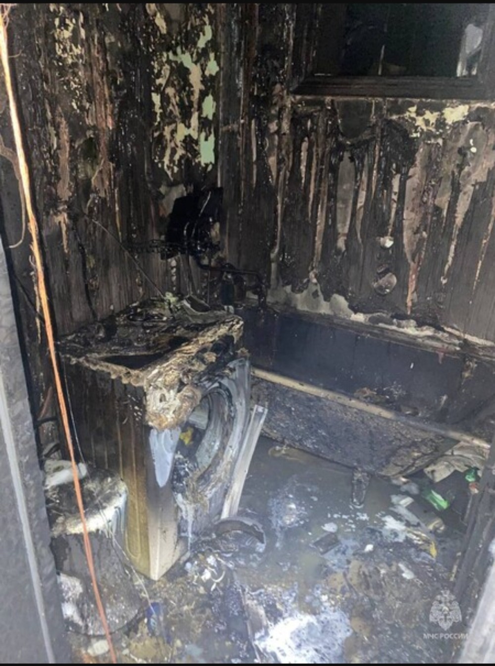 Hava təravətləndiricilərinin partlaması nəticəsində iki qadın xəsarət aldı- Bu ölkədə