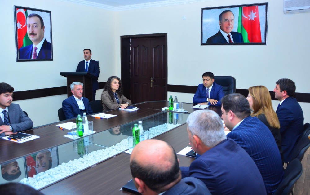 Ağstafada “Qərbi Azərbaycan köç yolları: Tarixin yaddaşında qalan izlər” mövzusunda dəyirmi masa keçirilib