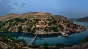 Şərqin incisi Halfeti: Su altında qalan tarix və turistləri valeh edən gizli cənnət